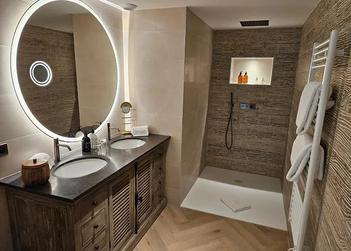 فندق L'oree Du Bois - & 4*