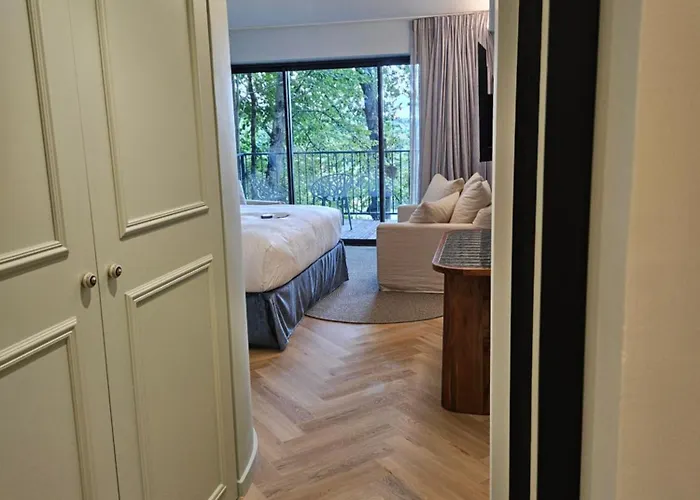 L'oree Du Bois - & 4*