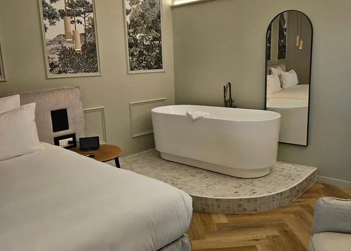 L'oree Du Bois - & 4* Montagudet